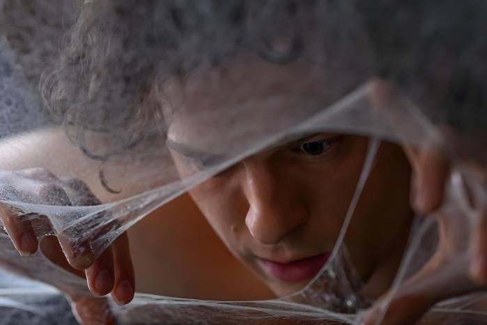 La nueva película de Spider-Man explora la identidad y la madurez de Peter Parker