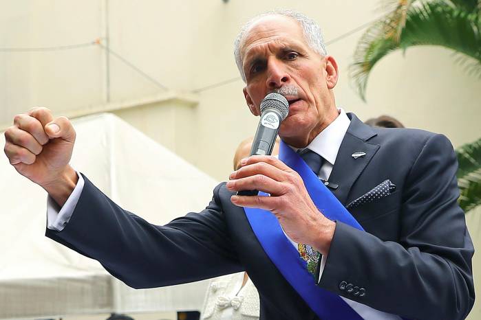 El presidente de Honduras, Nasry 'Tito' Asfura, habla luego de su investidura en Tegucigalpa.