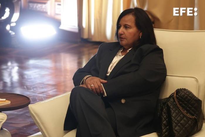 Dinorah Figuera regresó a Caracas tras ocho años de exilio para participar en nuevas conversaciones políticas.