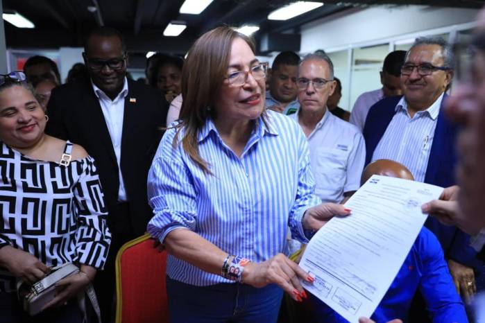 Balbina Herrera se postuló para la Secretaría General del PRD.