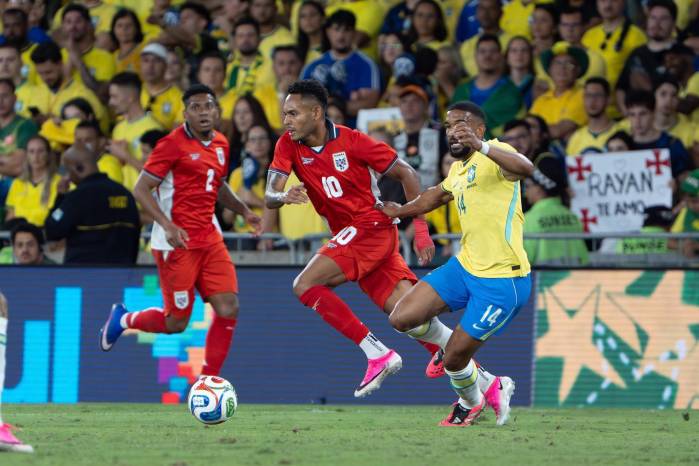 Ismael Díaz durante el partido contra Brasil.