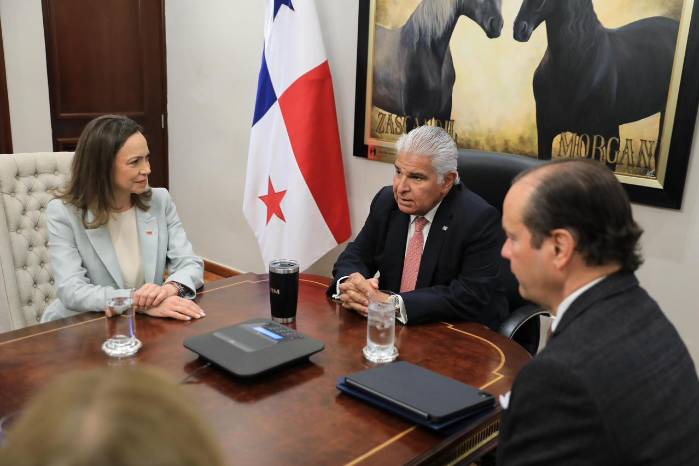 El presidente de la República, José Raúl Mulino, sostuvo este lunes un encuentro en su despacho con la dirigente opositora venezolana María Corina Machado.