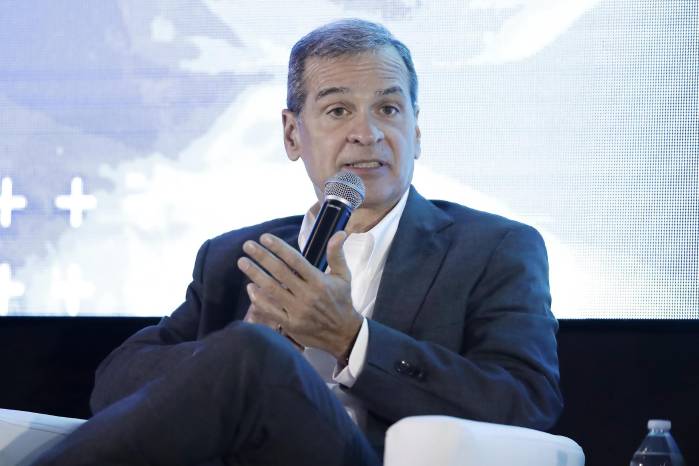 El gerente general la farmacéutica Roche para el Caribe, Centroamérica y Venezuela, Álvaro Soto, al intervenir, el pasado 18 de noviembre, durante un panel, en San José.