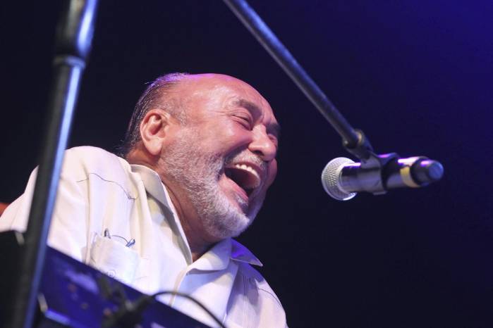 Fotografía de archivo del 22 de mayo de 2015 del pianista Eddie Palmieri en un concierto en Cancún (México). El reconocido pianista y compositor salsero de origen puertorriqueño Eddie Palmieri falleció este miércoles a los 88 años de edad.