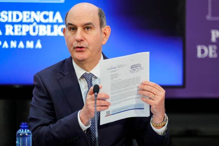 Ministro de Economía y Finanzas, Felipe Chapman.