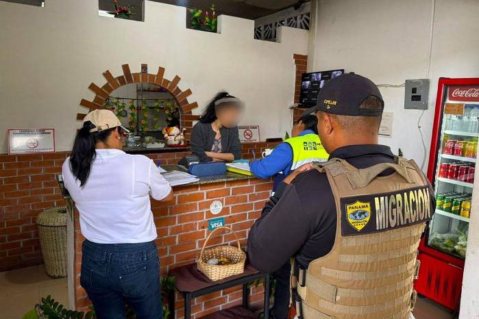 En operativo, las autoridades ubicaron a ciudadanos de Colombia, Venezuela, China, Argentina, Uruguay y España sin permiso de trabajo.