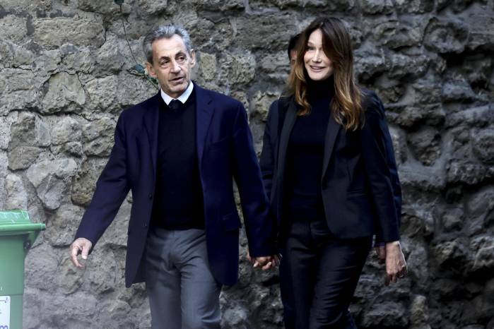 El expresidente francés Nicolas Sarkozy y su esposa Carla Bruni.