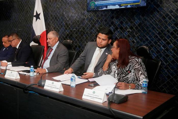 Asamblea avala flexibilizar $20 millones de fondos municipales por el terremoto