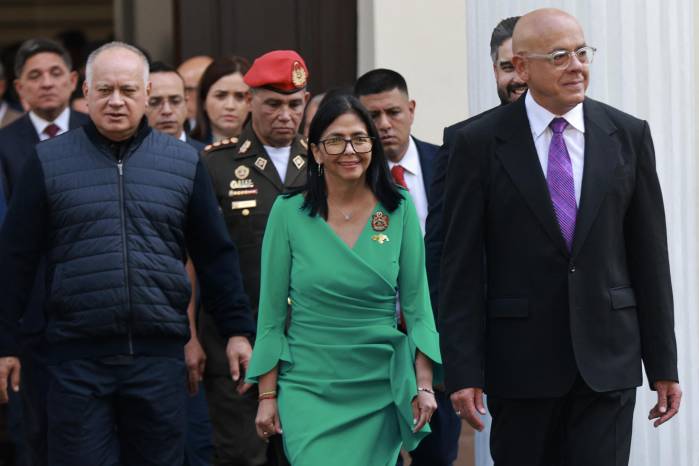 El parlamento venezolano juramentó a Delcy Rodríguez como presidenta interina el 5 de enero, dos días después de que las fuerzas estadounidenses detuvieran a su predecesor, Nicolás Maduro, para ser juzgado en Nueva York.