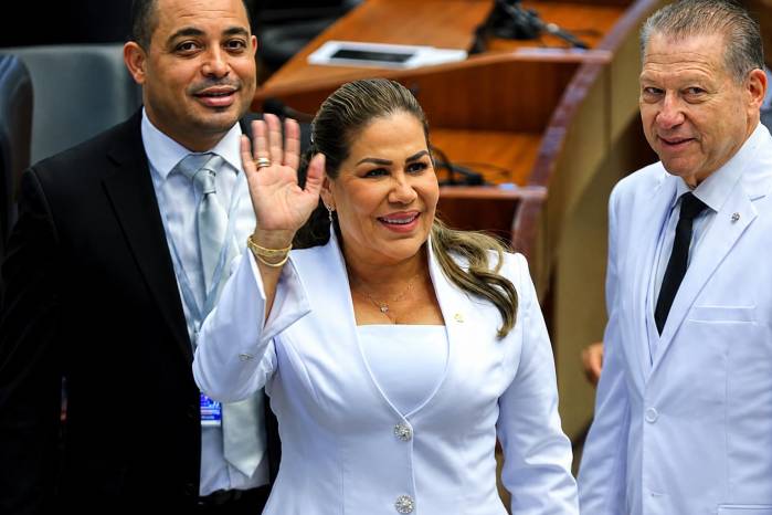Con 42 votos a favor, Castañedas asume la presidencia de la Asamblea Nacional