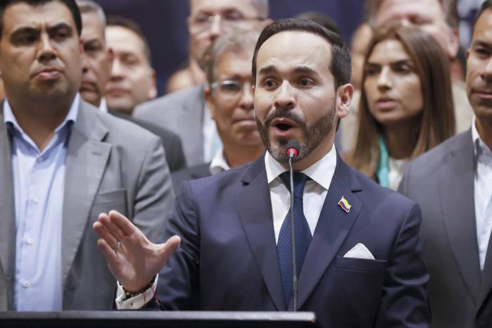 Abelardo de la Espriella llega al poder sin experiencia previa en cargos públicos y con una agenda centrada en seguridad, austeridad estatal y reducción tributaria.