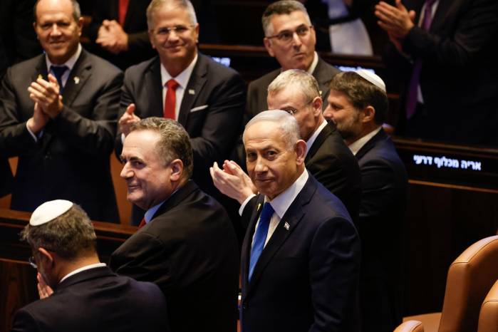 El primer ministro israelí Benjamin Netanyahu, jubiloso ante la presencia de Trump.