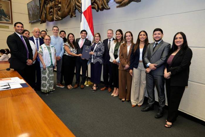 Asamblea aprueba el derecho al olvido oncológico