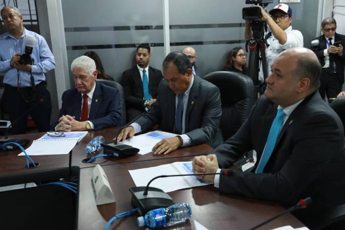 Los magistrados del Tribunal Electoral acudieron a la Comisión de Presupuesto de la Asamblea Nacional.