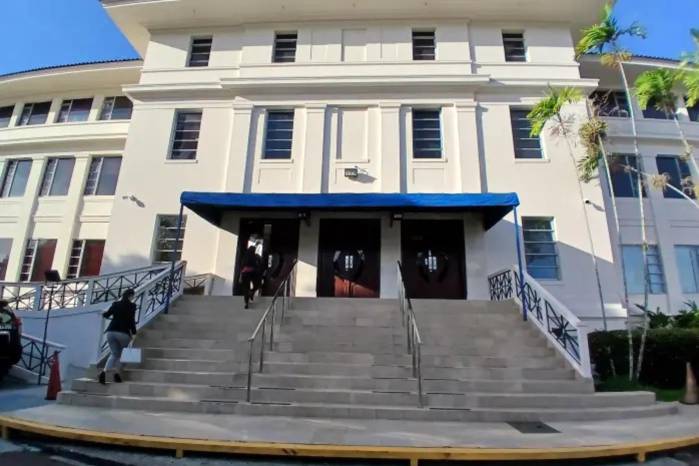 Corte declara inconstitucional excluir a altos funcionarios de la prima de antigüedad