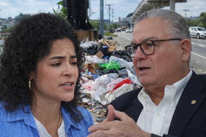 La decisión del Ejecutivo de centralizar temporalmente la recolección de basura en San Miguelito detonó el choque entre la alcaldesa y el contralor.