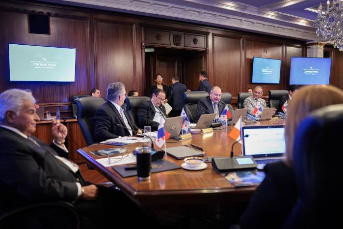 Gobierno aprueba contratos para reparar daños viales tras lluvias en Boquete.