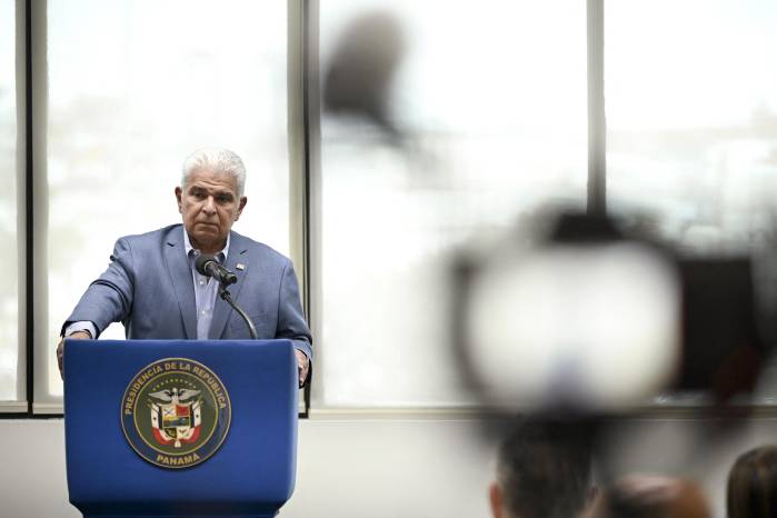 El mandatario recordó que Panamá no solo administra el Canal, sino que también contribuye al financiamiento de la flota marítima internacional mediante su registro de naves.