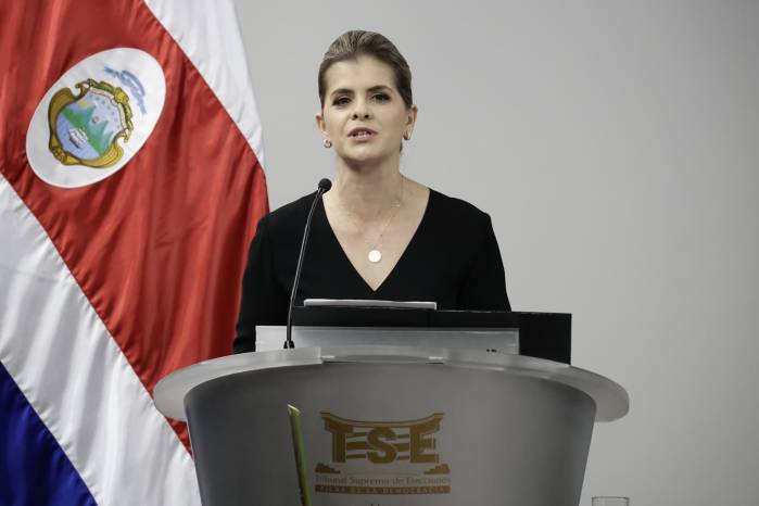 Como parte del proceso que derivó en la destitución de siete directores policiales, la presidenta instruyó pruebas con preguntas sobre posibles vínculos con el crimen organizado, el narcotráfico y la obtención de beneficios indebidos.