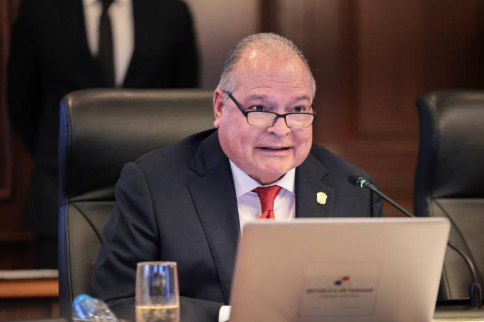José Luis Andrade, ministro del MOP.