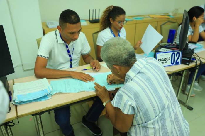 En 2017, los jubilados contaron con la opción de utilizar sus certificados para el pago directo de canastas de alimentos en supermercados locales.