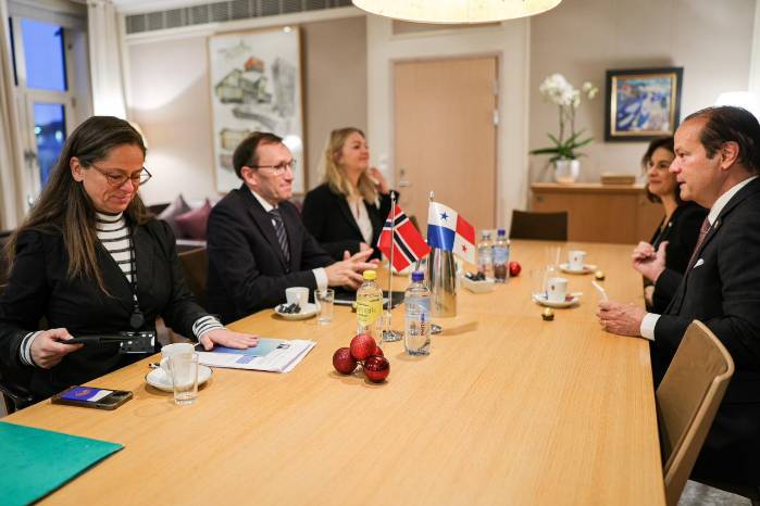 Martínez-Acha y Eide coincidieron en la importancia de avanzar en políticas de protección ambiental.