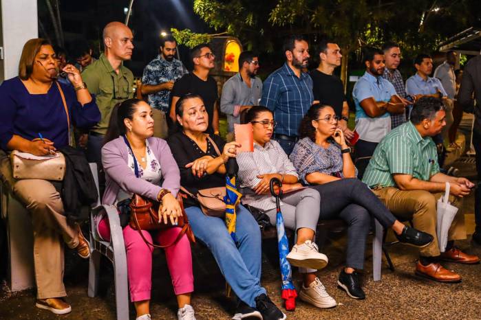 El debate organizado totalmente por el colectivo se desarrolló en cuatro bloques.