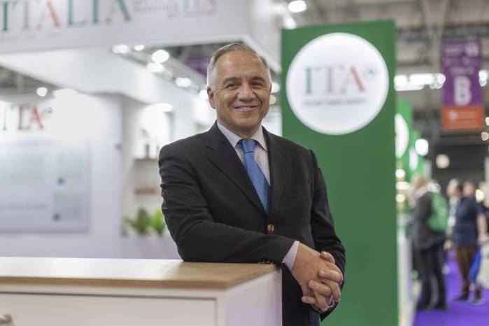 El director de The Italian Trade Agency (ITA) en Madrid, Giovanni Bifulco durante una entrevista con la Agencia EFE durante la 28ª edición de Vitafoods Europe celebrada desde el 5 al 7 de mayo en Barcelona.