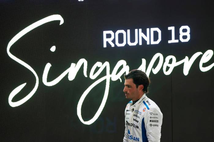 El piloto español de Williams Carlos Sainz en la calificación del Gran Premio de Singapur.