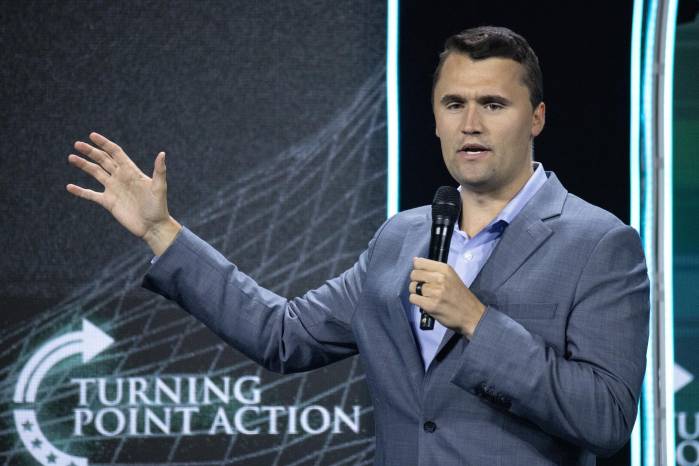 Fotografía de archivo del comentarista y activista conservador Charlie Kirk.