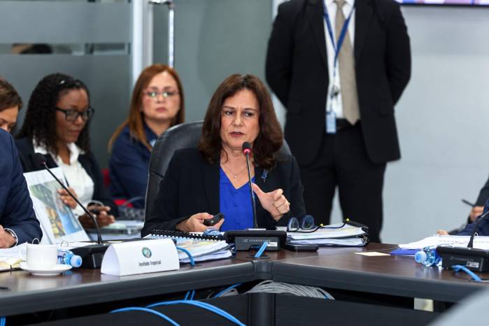 La ACP anticipa 621 tránsitos menos debido a las restricciones hídricas, pero calcula que sus ingresos totales alcanzarán $5,555.3 millones.
