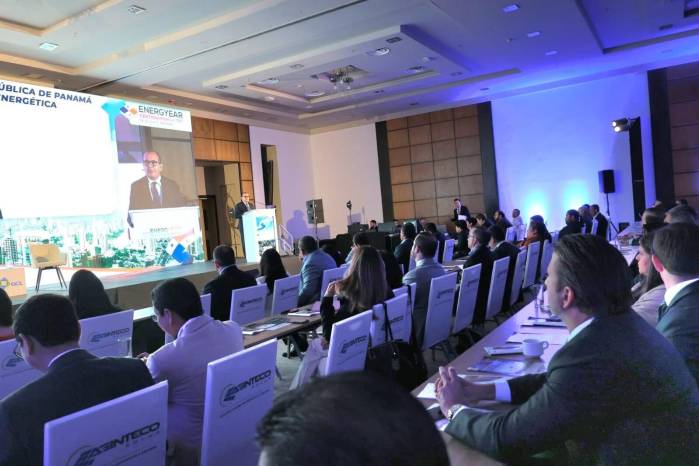 El secretario Nacional de energía anunció las dos nuevas licitaciones para 2027 durante la apertura del foro Energyear Centroamérica 2026.