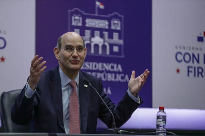 El ministro de Economía y Finanzas, Felipe Chapman