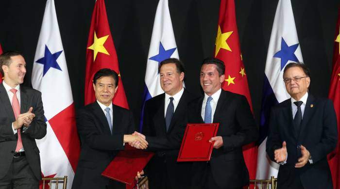 Durante el gobierno de Juan Carlos Varela, Panamá rompió relaciones diplomáticas con Taiwán y las empezó con China.