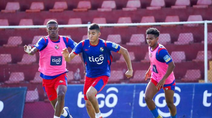 La selección sub-20 de Panamá durante un entrenamiento en el estadio Luis ‘Cascarita’ Tapia.