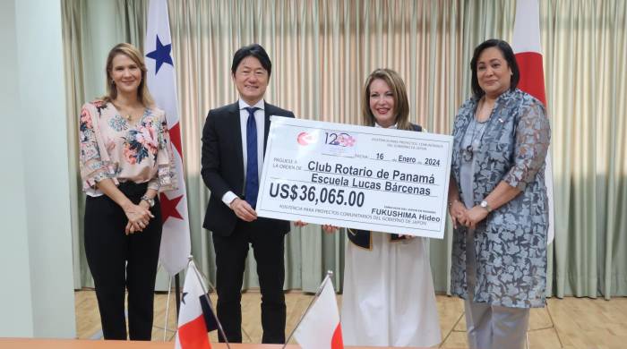 Las donaciones se realizaron a través del Programa de Asistencia Financiera No Reembolsable para Proyectos Comunitarios de Seguridad Humana del Gobierno del Japón.