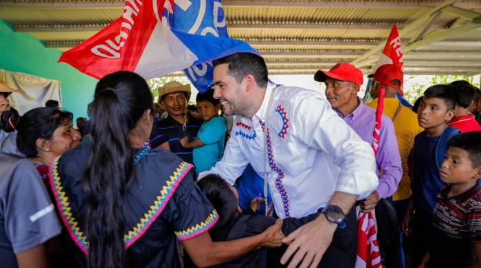 Carrizo anuncia Ministerio Indigena ante miles de panameños en la Comarca Ngäbe Buglé