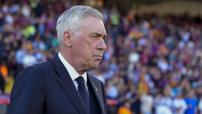 El entrenador del Real Madrid Carlo Ancelotti durante el partido entre el Barcelona y el Real Madrid.