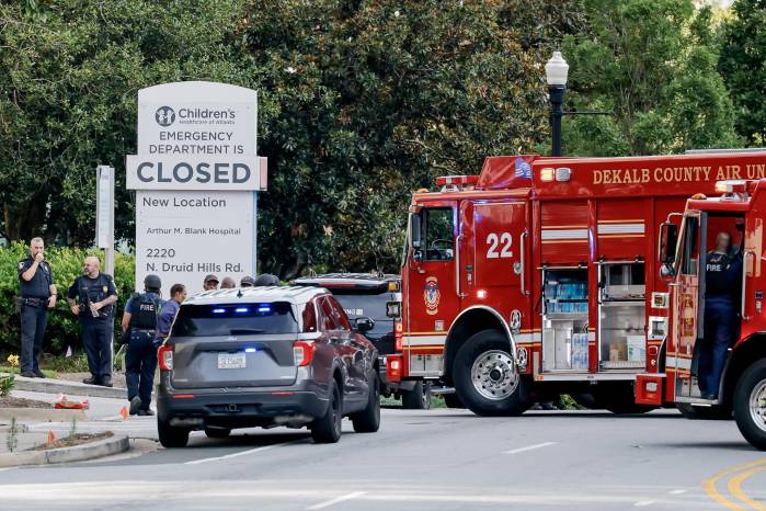 Las unidades policiales se desplegaron en los predios de la Universidad de Emory, en Georgia.