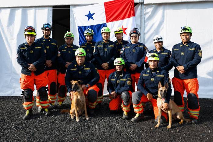 Ocho días entre los escombros: la misión de los rescatistas panameños y sus unidades caninas en Venezuela