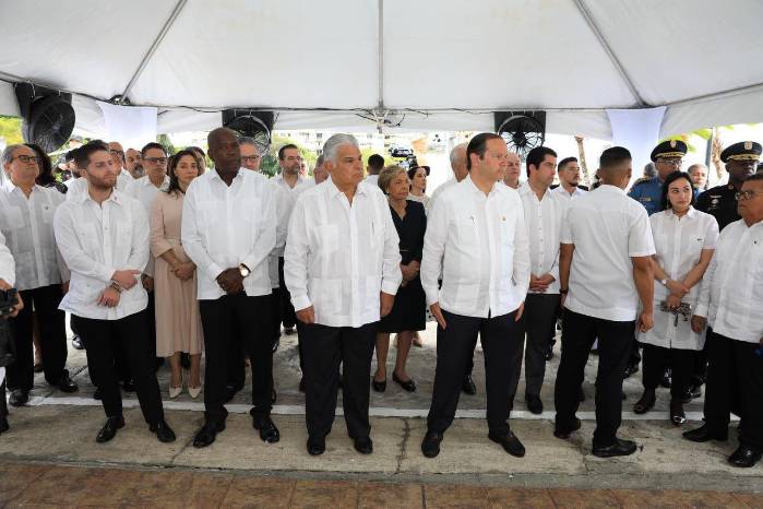 Durante el acto conmemorativo, Ahumada evocó los desafíos de la independencia y llamó a las nuevas generaciones a defender la historia y los valores que dieron origen a la nación panameña.