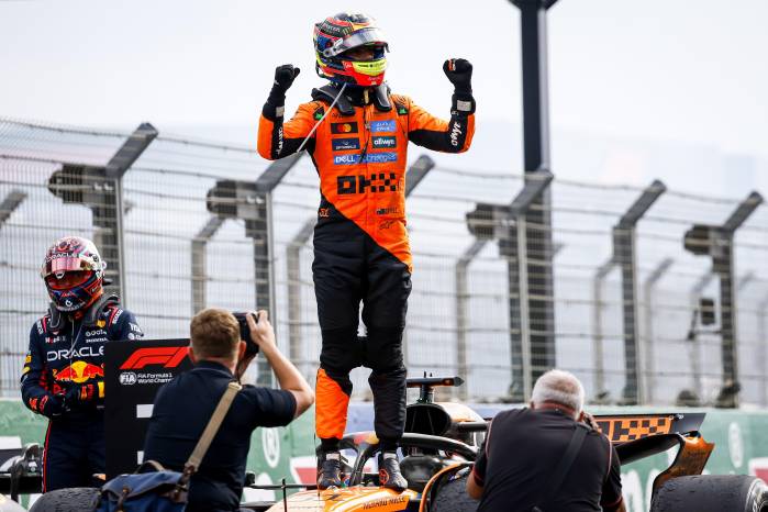 El piloto de McLaren el australiano Oscar Piastri tras el Gran Premio de Países Bajos.