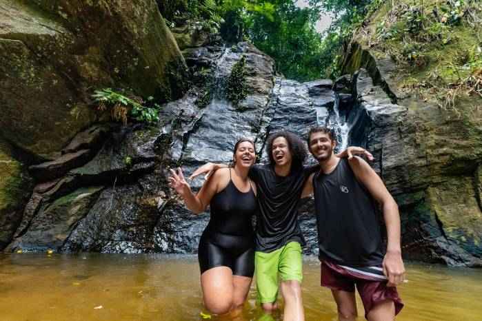 Fotografía cedida por Sebrae/Embratur del 21 de febrero de 2025 de personas posando en la ciudad de Rio de Janeiro.