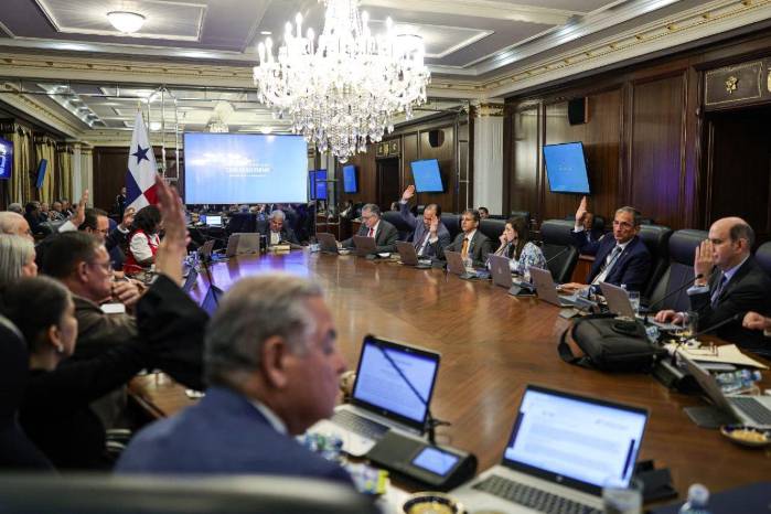 En reunión el Consejo de Gabinete aprobó una herramientra que mejore la infraestructura en la conseción de las distribuidoras eléctrica en la Ciudad de Panamá, objeto de modificaciones legales para el año 2028.