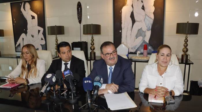 Los abogados del expresidente Ricardo Martinelli insisten en que la condena no está ejecutoriada.