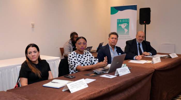 Los delegados de la misión UNIORE llevaron a cabo reuniones de intercambio clave con Rubén González y Brígido Poveda, directores de Asesoría Legal del Tribunal Electoral.