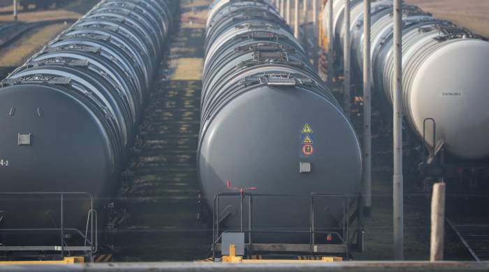 Vagones cisterna en las instalaciones del depósito de petróleo HES en el puerto de Wilhelmshaven, norte de Alemania.
