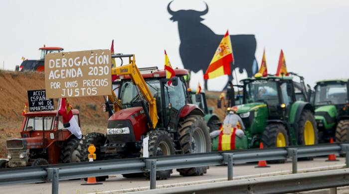 Protesta de agricultores españoles por las malas condiciones del sector. EFE/ Ismael Herrero