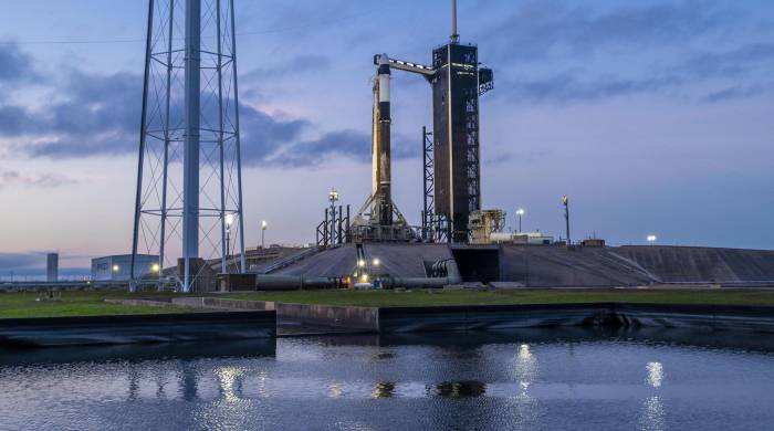Fotografía cedida este miércoles, 17 de enero, por SpaceX, en la que se registró el cohete Falcon 9 con la cápsula Dragon, que llevará la misión 3 (Ax-3) de Axiom a la Estación Espacial Internacional.