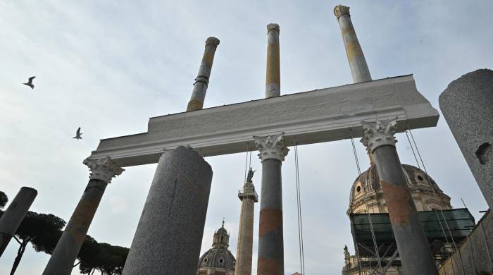 Detalle de la reconstrucción parcial de la columnata en la basícica Ulpia en el foro de Trajano.